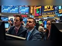 The bond market swings, but US stocks remain steady after the Fed says it won't raise interest rates<br>