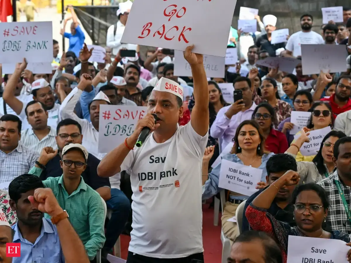 IDBI Bank employees' forum opposes majority stake sale to Fairfax, seeks parliamentary review