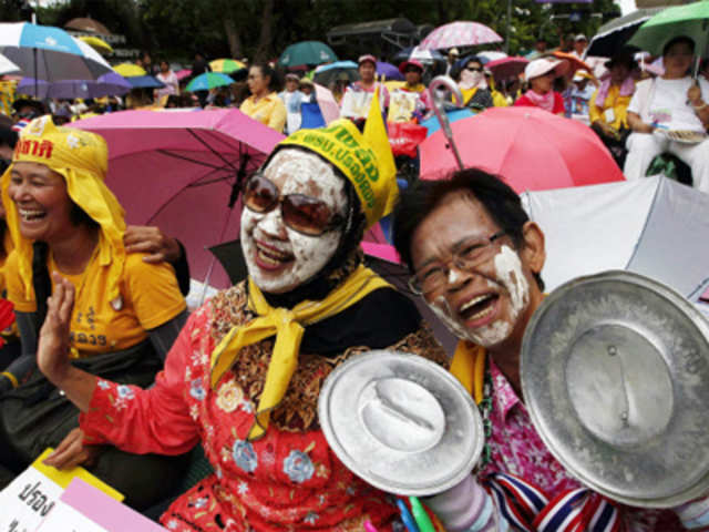 Thailand's yellow shirts protest in front of the parliament building in Bangkok