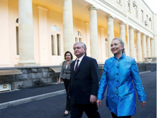 Armenian Foreign Minister Eduard Nalbandian and Hillary Clinton