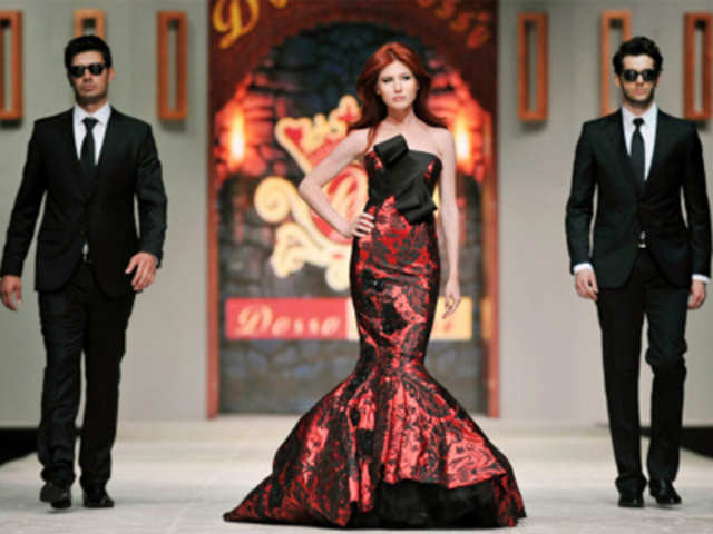 Russian ex-spy Anna Chapman walks a Turkish catwalk