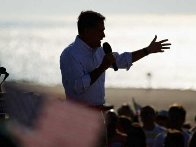 Mitt Romney speaks at his last campaign rally