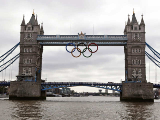 The Olympic rings atop the iconic Tower Bridge in London