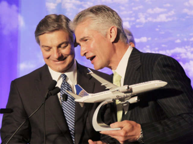 United Airlines CEO Jeff Smisek with Boeing Commercial Airplanes CEO Ray Conner