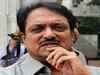 Vilasrao Deshmukh in critical condition, portfolio given to Vayalar Ravi