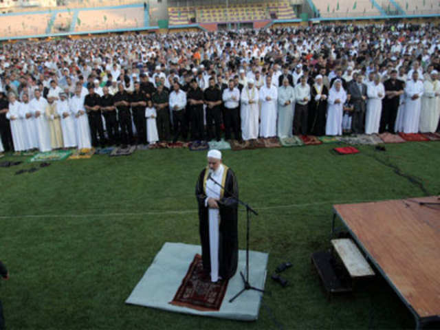 Open air morning prayer to celebrate Eid al-Fitr in Gaza City