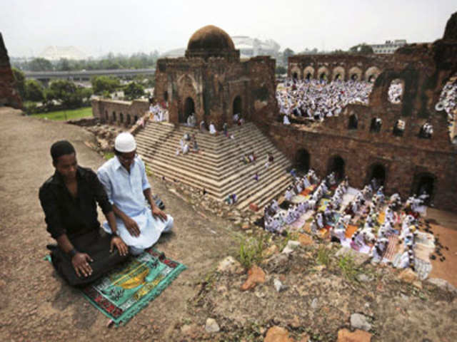 Eid al-Fitr prayers in the ruins of the Feroz Shah Kotla Mosque