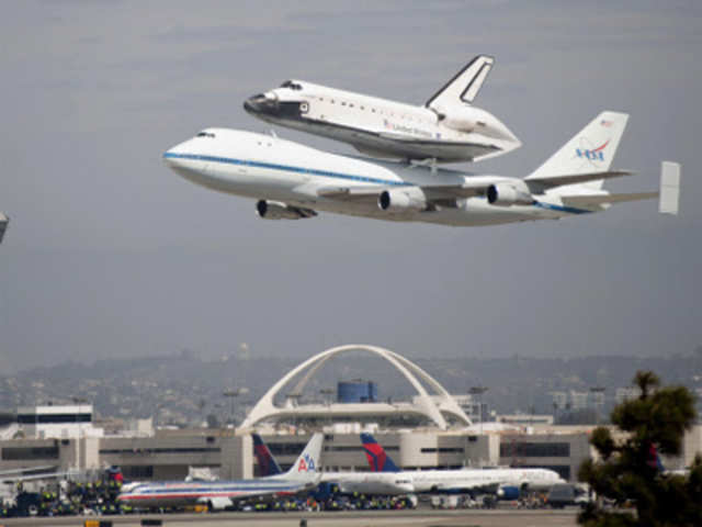 Space Shuttle Endeavour arrives In L.A.