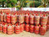 Govt yet to take any decision on LPG cap: Moily