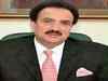 Pakistan's Interior Minister Rehman Malik meets PM