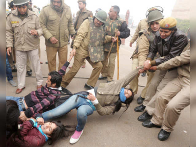 Violent demonstration near India Gate