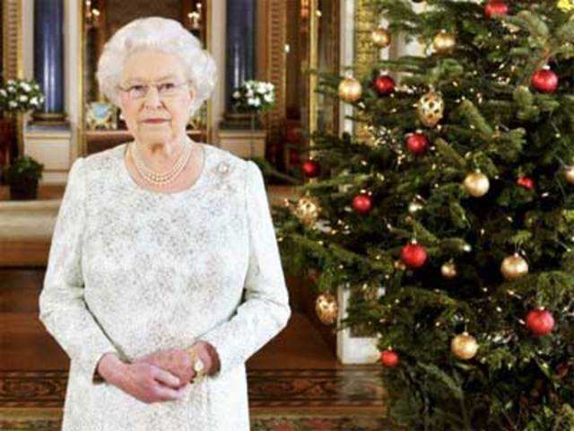Britain's Queen Elizabeth records her Christmas message in 3-D