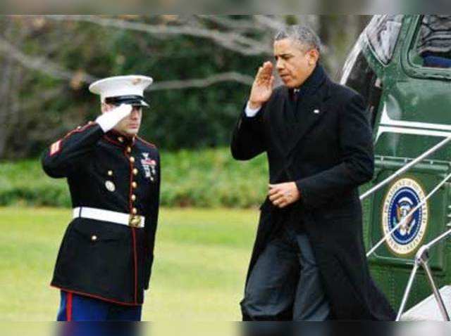 US President Barack Obama steps off Marine One