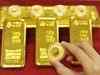 Gold declines; top commodity trading bets by experts