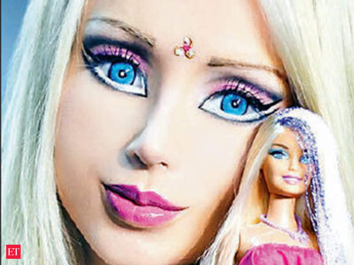 Sz V Menj Az Ramk Rbe Elhom Lyos T Valeria Lukyanova Why Barbie M Hold