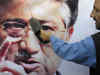 Shoe thrown at Musharraf in a Pakistan court