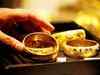 Gold prices rise; top commodity trading bets by experts