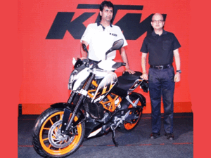 Bajaj Auto launches KTM Duke 390 at Rs 