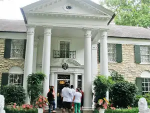 Sunday Et Memphis Pilgrimage For Two Kings Martin Luther King