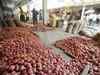 Onion prices drop by Rs 5 per kg at wholesale markets in Kolkata