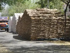The movement of food grains by the Food Corporation of India (FCI) across the country has gone up by 30% in the last quarter. The movement of food grains by the Food Corporation of India (FCI) across the country has gone up by 30% in the last quarter.