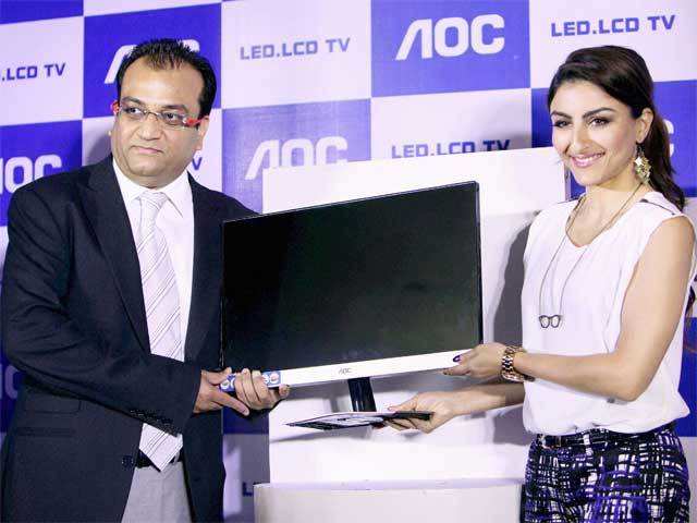 Soha Ali Khan launches 3D television
