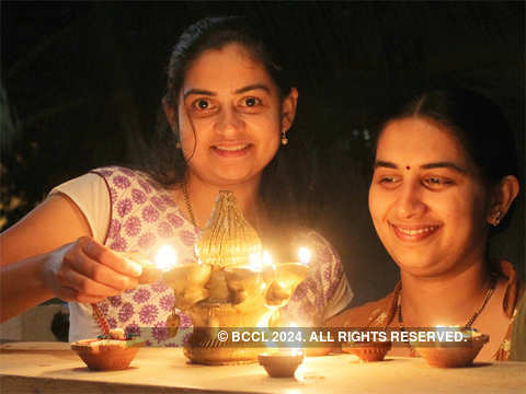 5 Best Diwali Photo Pose at home + Editing || #Diwaliwithnam Day 4 ||  #CelebrateWithMe #YTFamFest - YouTube