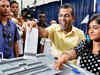 Mohammed Nasheed fails to get majority in first round of Maldives poll