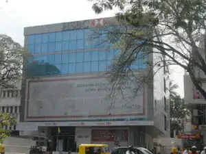 Hsbc Tweaks I Banking Strategy In India The Economic Times