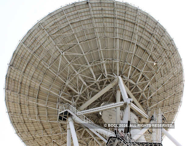 Antenna supporting the mission