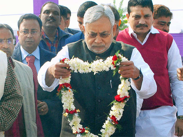 Nitish Kumar pays tribute to Rajendra Prasad