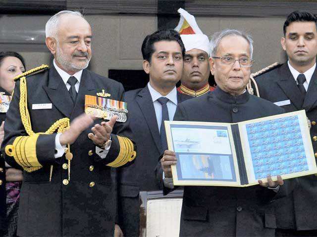 Pranab Mukherjee with Navy Chief Admiral DK Joshi