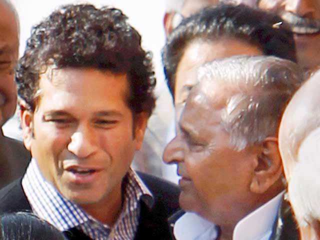 Mulayam Singh and Sachin Tendulkar at the tribute ceremony of the martyrs of 2001 Parliament attacks