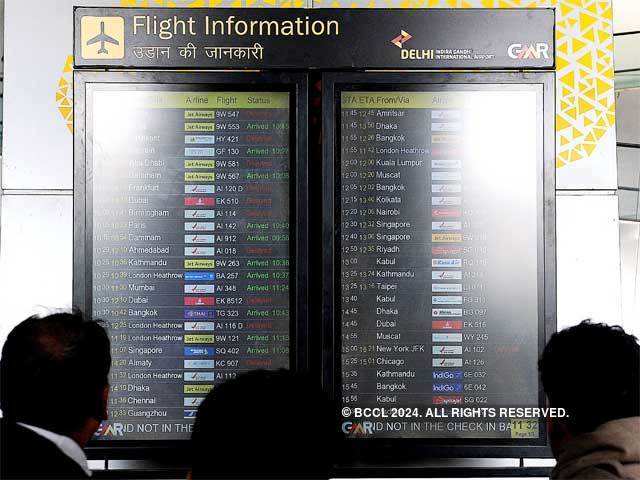 Flights delayed due to foggy weather