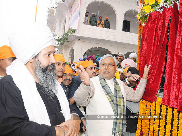 Nitish Kumar inaugurates Rajmata Vishambhra Devi Yatri Niwas