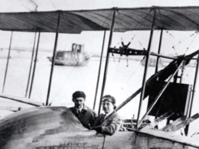1914: First commercial flight