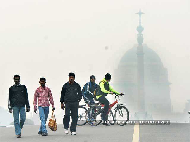 Foggy weather in Delhi