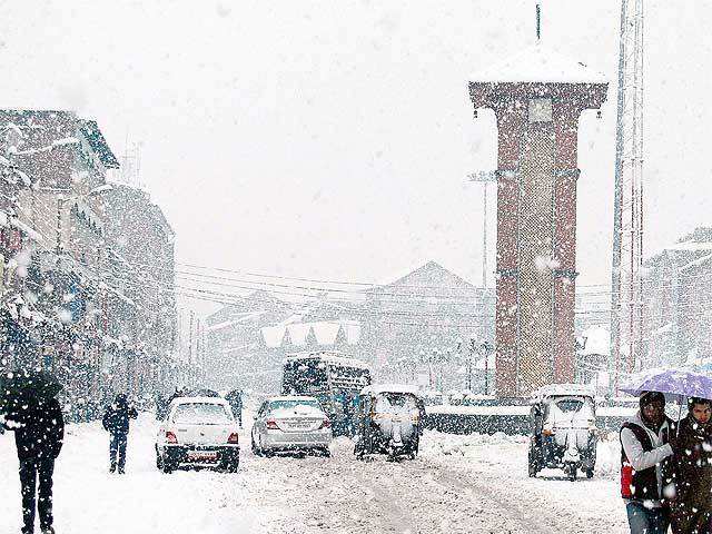 One-feet thick snow accumulated