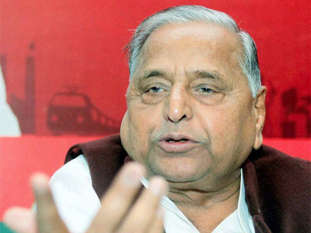 Mulayam Singh addresses press conference in Lucknow