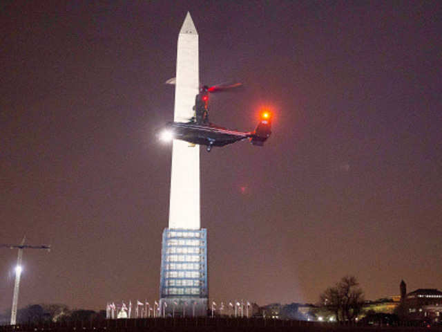 V-22 Osprey carrying staff members for US President Barack Obama and French President Francois Hollande