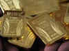 Hot commodities: Gold prices slip, crude gains