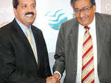 Citi India CEO Sanjay Nayar with ISB's Dean