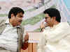 Nitin Gadkari, Raj Thackeray share bonhomie at MNS event