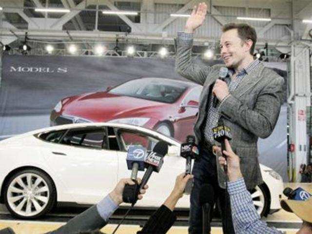 Is Tesla CEO Elon Musk a master showman like Steve Jobs?