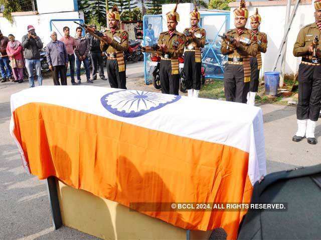 Submarine mishap: Wreath laying ceremony for victims