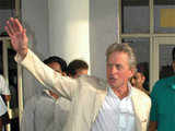 Michael Douglas waves at Jodhpur Airport