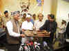 VK Singh meets Anna Hazare, says no politics behind it