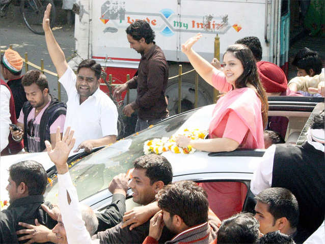 Congress candidate Nagma in Meerut