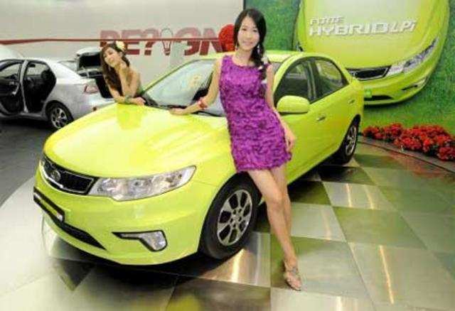 New hybrid compact car 'Forte Hybrid LPI'