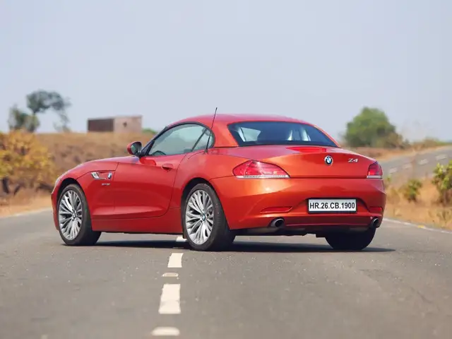 Handling 2017 Bmw Z4 What S The Open Top Two Seater Sports Car Rear End Styling